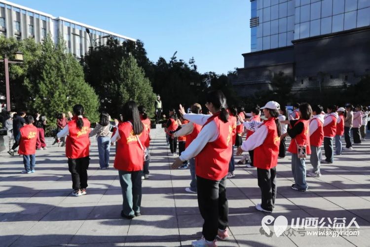 国庆黄金周的这群人 临汾市文明交通志愿者协会积极开展志愿服务活动上好交通安全培训课进行了文明交通劝导实践活动 - 第12张 - 山西公益人 国庆黄金周的这群人 临汾市文明交通志愿者协会积极开展志愿服务活动上好交通安全培训课进行了文明交通劝导实践活动 - 第12张