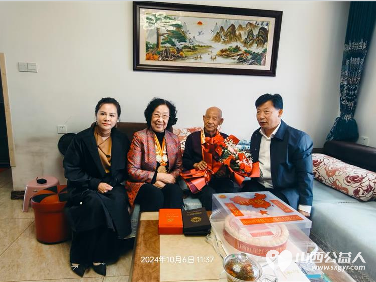 太原学花志愿服务中心携手山西红星红文化传媒公司组织志愿者慰问了95岁高龄的高峰秀95岁高龄的郝志忠二位老党员 - 第8张 - 山西公益人 太原学花志愿服务中心携手山西红星红文化传媒公司组织志愿者慰问了95岁高龄的高峰秀95岁高龄的郝志忠二位老党员 - 第8张