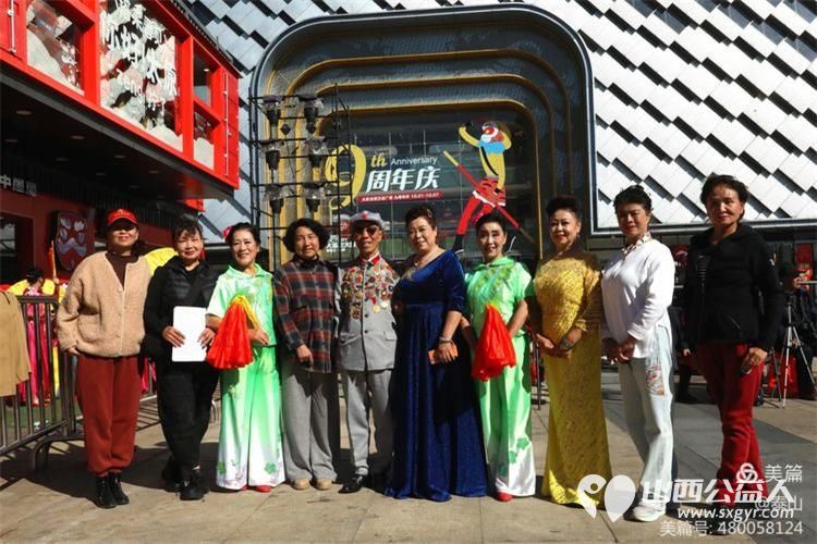 省城学雷锋志愿服务总团、金海通艺术团参加龙湖万达广场2024年庆“国庆”文艺演出 - 第2张