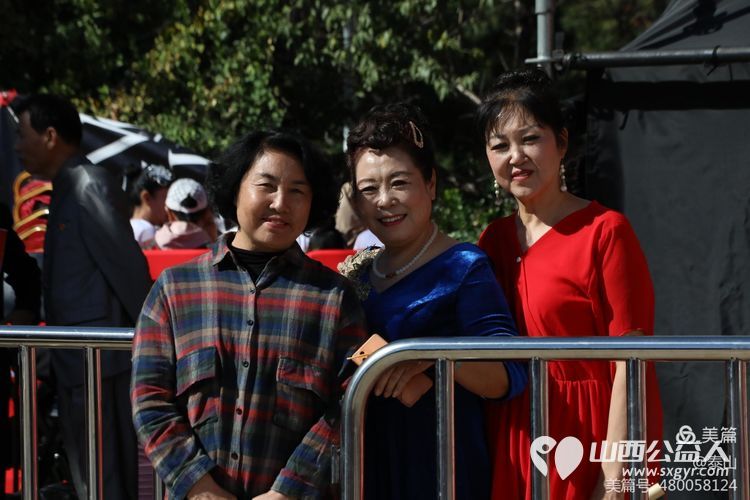 省城学雷锋志愿服务总团、金海通艺术团参加龙湖万达广场2024年庆“国庆”文艺演出 - 第14张