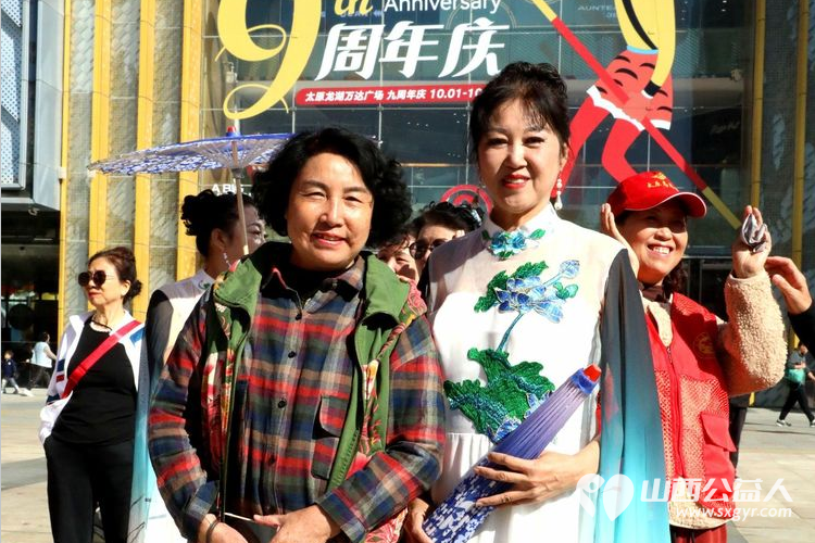 省城学雷锋志愿服务总团、金海通艺术团参加龙湖万达广场2024年庆“国庆”文艺演出 - 第13张