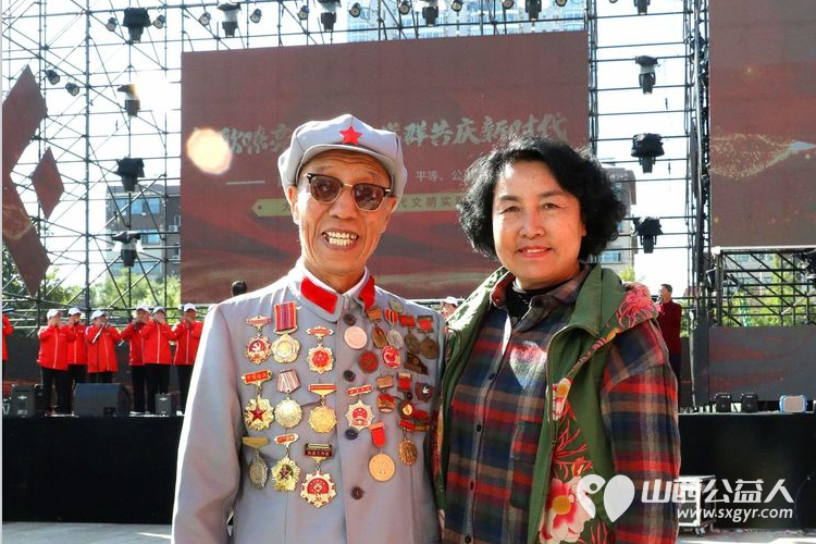 省城学雷锋志愿服务总团、金海通艺术团参加龙湖万达广场2024年庆“国庆”文艺演出 - 第8张