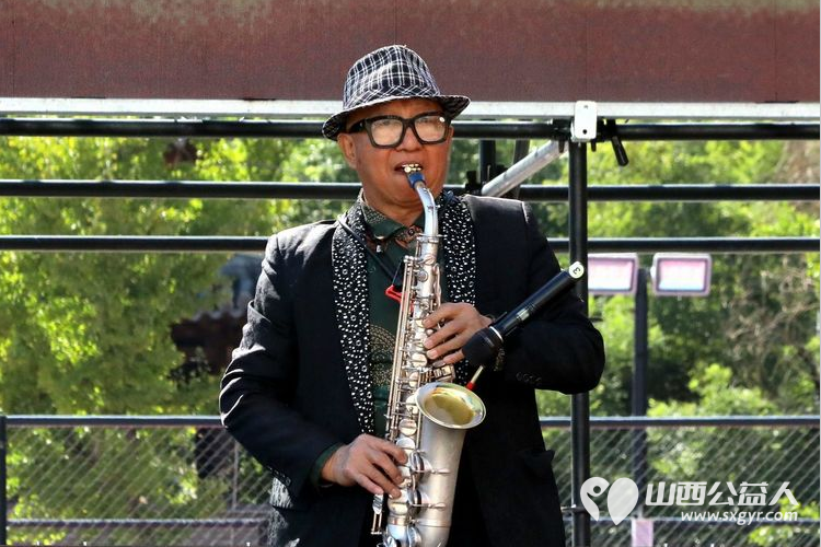 省城学雷锋志愿服务总团、金海通艺术团参加龙湖万达广场2024年庆“国庆”文艺演出 - 第33张