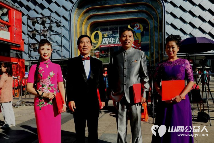 省城学雷锋志愿服务总团、金海通艺术团参加龙湖万达广场2024年庆“国庆”文艺演出 - 第15张