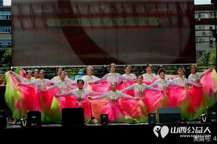 省城学雷锋志愿服务总团、金海通艺术团参加龙湖万达广场2024年庆“国庆”文艺演出 - 第23张