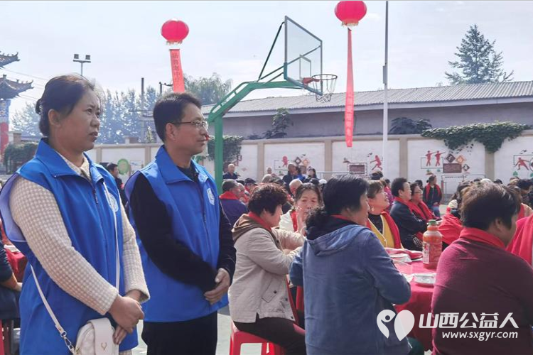 长治市小雨点公益志愿者协会思源分会携同故南村在故南村南小广场举办了盛大的温情重阳爱在敬老活动 - 第35张
