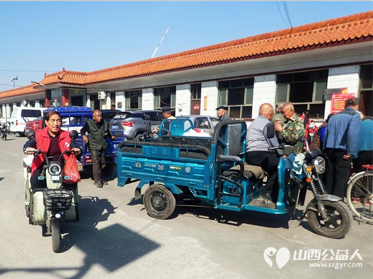 介休市敬老协会副会长朱俊一如既往关心老人生活给南盐场村70岁以上所有老人每人发放20斤装五得利特精粉两袋 - 第6张 - 山西公益人 介休市敬老协会副会长朱俊一如既往关心老人生活给南盐场村70岁以上所有老人每人发放20斤装五得利特精粉两袋 - 第6张