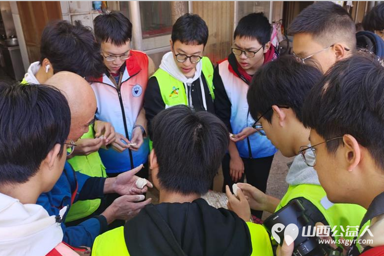 志愿暖重阳 ¦ 晋中新青年高校志愿者联合服务中心开展“尊老敬老爱老”志愿服务活动 - 第6张