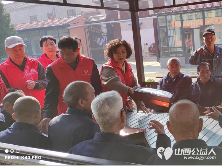 长治圆梦公益志愿者们为潞城区福康寿敬老院老人们送来了生活必需品有米面油菜食品床品保暖服等希望我们的爱心能给敬老院的老人们送去温暖与幸福 - 第54张