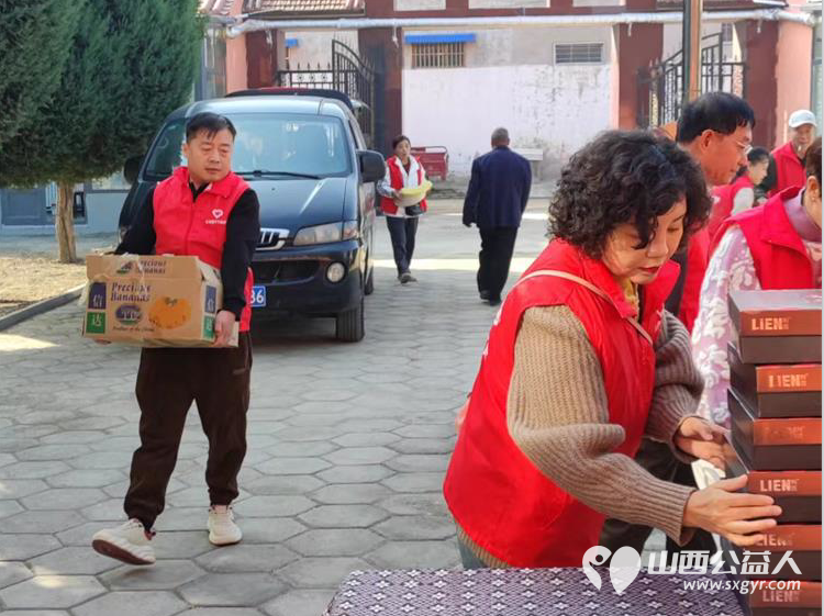 长治圆梦公益志愿者们为潞城区福康寿敬老院老人们送来了生活必需品有米面油菜食品床品保暖服等希望我们的爱心能给敬老院的老人们送去温暖与幸福 - 第45张
