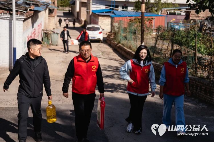 团离石区区委 区青联联合田家会街道、吴城镇团(工)委开展“青暖重阳节 浓浓敬老情”活动 - 第6张 - 山西公益人 团离石区区委 区青联联合田家会街道、吴城镇团(工)委开展“青暖重阳节 浓浓敬老情”活动 - 第6张