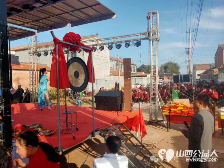 九九重阳到百善孝为先----重阳节屯留正能量公益志愿者到余吾镇北街村和村里的老人们共度重阳集体用餐免费理发看节目 - 第31张