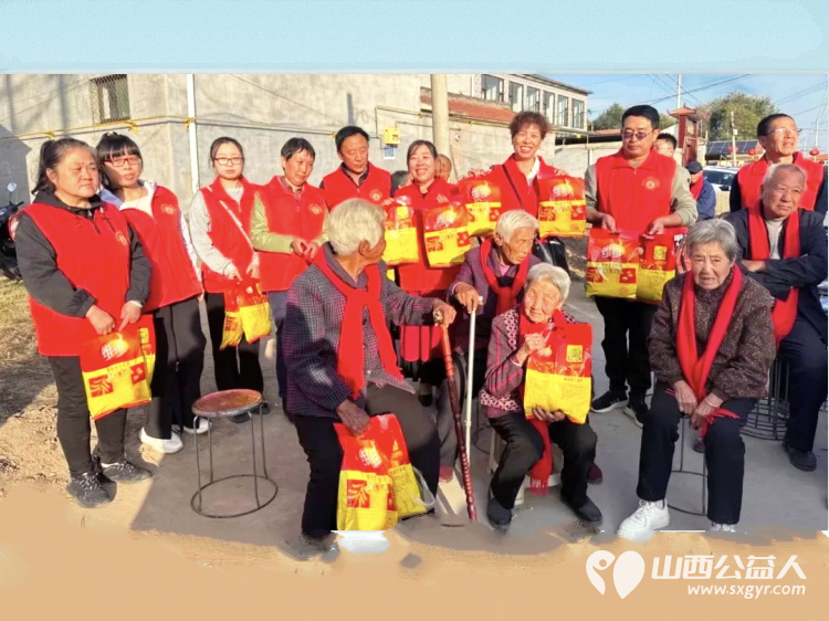九九重阳到百善孝为先----重阳节屯留正能量公益志愿者到余吾镇北街村和村里的老人们共度重阳集体用餐免费理发看节目 - 第30张