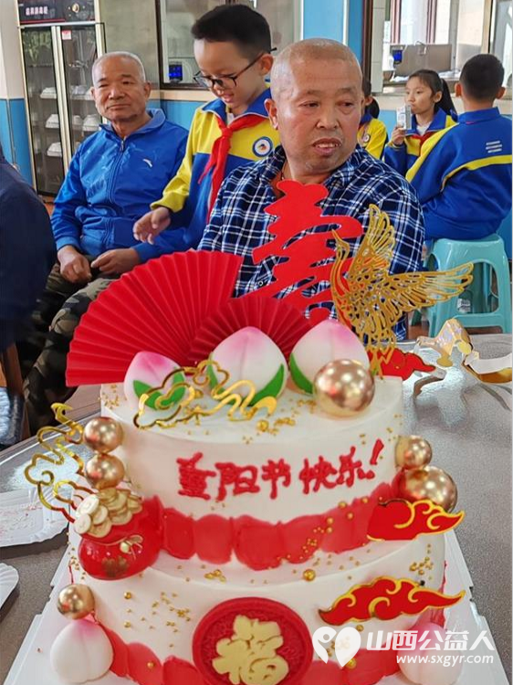 九九重阳节中国好人陈秀苗带领志愿者走进敬老院和老人们一起庆祝自己的节日 - 第10张