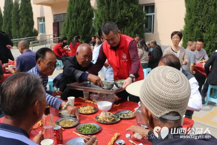 2024年九九重阳节情暖老人心运城市第一时间志愿者协会开展系列敬老志愿服务活动 - 第1张 - 山西公益人 2024年九九重阳节情暖老人心运城市第一时间志愿者协会开展系列敬老志愿服务活动 - 第1张