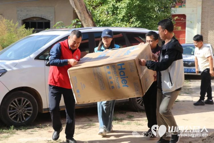 2024年九九重阳节情暖老人心运城市第一时间志愿者协会开展系列敬老志愿服务活动 - 第10张 - 山西公益人 2024年九九重阳节情暖老人心运城市第一时间志愿者协会开展系列敬老志愿服务活动 - 第10张