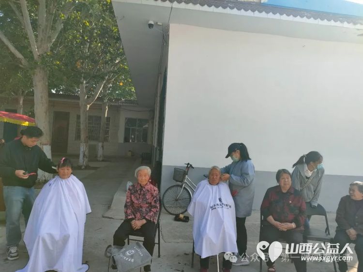 2024年九九重阳节情暖老人心运城市第一时间志愿者协会开展系列敬老志愿服务活动 - 第11张 - 山西公益人 2024年九九重阳节情暖老人心运城市第一时间志愿者协会开展系列敬老志愿服务活动 - 第11张