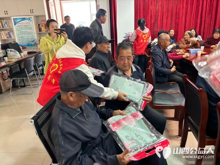 重阳节，武乡县太东社区开展“九九重阳节 浓浓敬老情”重阳节主题活动 - 第14张