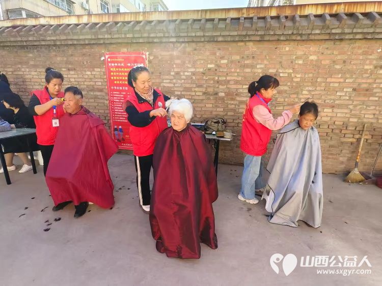 10月11日重阳节志愿服务进社区健康活动暖人心介休市敬老协会服务北关街道新华南街社区老年居民 - 第9张 - 山西公益人 10月11日重阳节志愿服务进社区健康活动暖人心介休市敬老协会服务北关街道新华南街社区老年居民 - 第9张