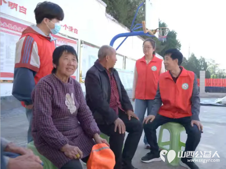 九九重阳节浓浓敬老情----上党区义工协会走进长井头村爱心义剪让孤寡老人感受到暖暖的爱意 - 第7张
