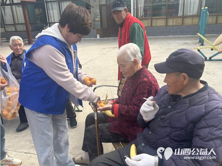 九九重阳快乐安康 长治市小雨点公益志愿者协会志愿者驱车来到马厂镇的富村敬老院和老人一起共度欢乐重阳 - 第13张 - 山西公益人 九九重阳快乐安康 长治市小雨点公益志愿者协会志愿者驱车来到马厂镇的富村敬老院和老人一起共度欢乐重阳 - 第13张