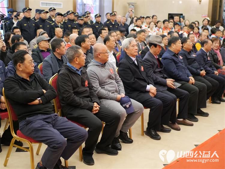 山西省太原市红十字小小宣讲员参加了“喝彩新中国,放歌新时代”书画作品展开幕式 - 第4张 - 山西公益人 山西省太原市红十字小小宣讲员参加了“喝彩新中国,放歌新时代”书画作品展开幕式 - 第4张