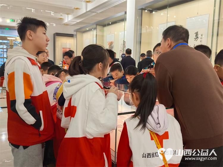 山西省太原市红十字小小宣讲员参加了“喝彩新中国,放歌新时代”书画作品展开幕式 - 第9张 - 山西公益人 山西省太原市红十字小小宣讲员参加了“喝彩新中国,放歌新时代”书画作品展开幕式 - 第9张