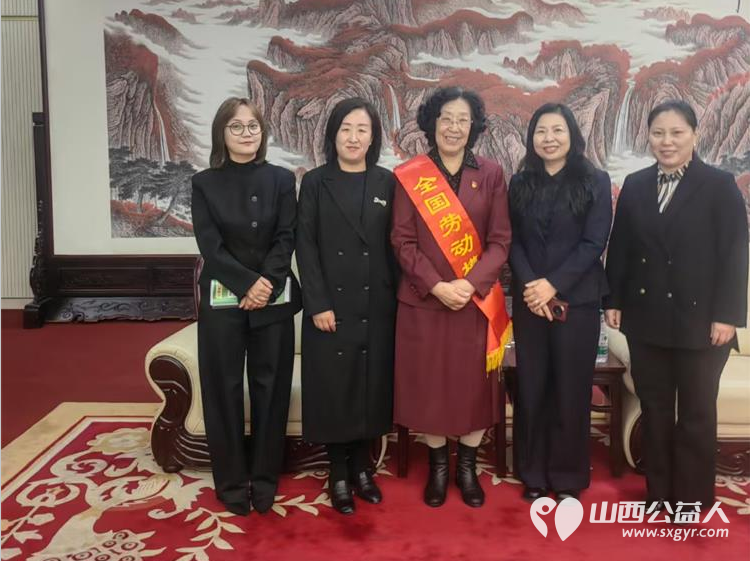 太原市部分先进模范人物代表助力山西省汽车以旧换新政策的落实参加了启动仪式 - 第9张 - 山西公益人 太原市部分先进模范人物代表助力山西省汽车以旧换新政策的落实参加了启动仪式 - 第9张