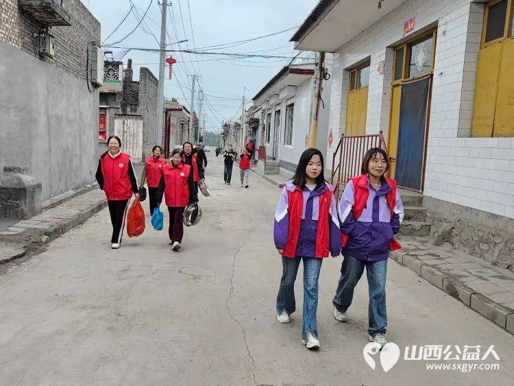 介休市敬老协会敬老爱老助老行动在洪山镇崇贤村入户86岁特困老人郝太山家中帮助清理卫生 - 第16张 - 山西公益人 介休市敬老协会敬老爱老助老行动在洪山镇崇贤村入户86岁特困老人郝太山家中帮助清理卫生 - 第16张