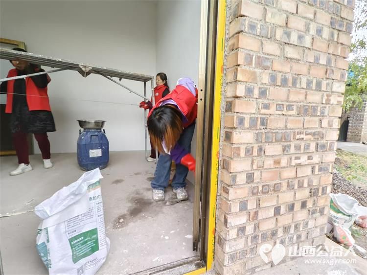 介休市敬老协会在洪山镇崇贤村入户81岁特困老人胡家龙家中帮助清理卫生包饺子 - 第23张 - 山西公益人 介休市敬老协会在洪山镇崇贤村入户81岁特困老人胡家龙家中帮助清理卫生包饺子 - 第23张