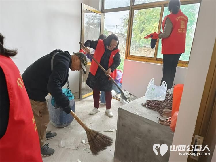 介休市敬老协会在洪山镇崇贤村入户81岁特困老人胡家龙家中帮助清理卫生包饺子 - 第15张 - 山西公益人 介休市敬老协会在洪山镇崇贤村入户81岁特困老人胡家龙家中帮助清理卫生包饺子 - 第15张