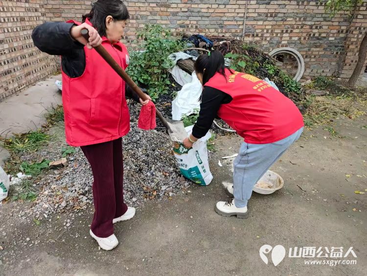 介休市敬老协会在洪山镇崇贤村入户81岁特困老人胡家龙家中帮助清理卫生包饺子 - 第21张 - 山西公益人 介休市敬老协会在洪山镇崇贤村入户81岁特困老人胡家龙家中帮助清理卫生包饺子 - 第21张