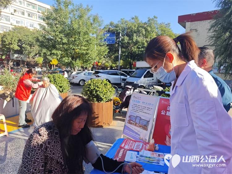 健康活动暖人心10月23日介休市敬老协会组织志愿者在西关街道绵山北街社区为社区老人爱心理发健康义诊服务 - 第30张 - 山西公益人 健康活动暖人心10月23日介休市敬老协会组织志愿者在西关街道绵山北街社区为社区老人爱心理发健康义诊服务 - 第30张