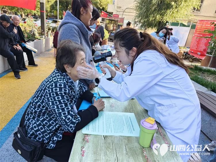 健康活动暖人心10月23日介休市敬老协会组织志愿者在西关街道绵山北街社区为社区老人爱心理发健康义诊服务 - 第26张 - 山西公益人 健康活动暖人心10月23日介休市敬老协会组织志愿者在西关街道绵山北街社区为社区老人爱心理发健康义诊服务 - 第26张