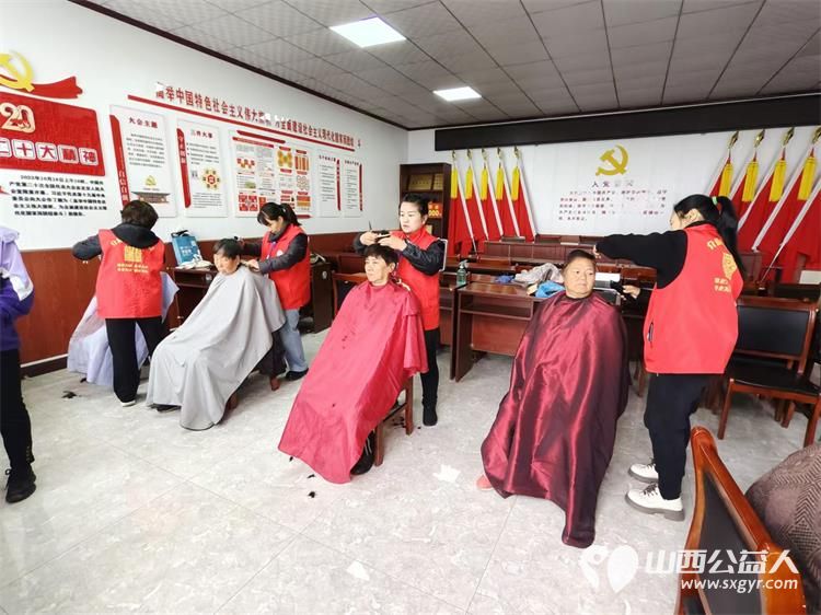 介休市敬老协会敬老爱老助老行动10月26日走进连福镇东湖龙村为村里60岁以上所有老人爱心理发、义诊 - 第6张 - 山西公益人 介休市敬老协会敬老爱老助老行动10月26日走进连福镇东湖龙村为村里60岁以上所有老人爱心理发、义诊 - 第6张