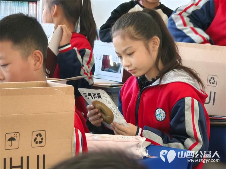 石楼县青年志愿者协会携手山西众信公益基金在石楼县成功启动了其温情满满的“尝尝幸福的味道”公益项目 - 第6张