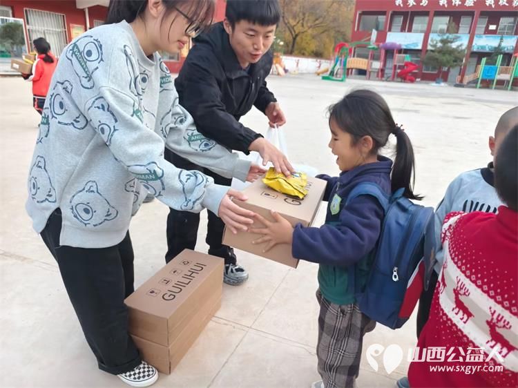 石楼县青年志愿者协会携手山西众信公益基金在石楼县继续开展“尝尝幸福的味道”公益项目 - 第7张