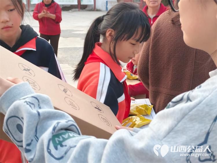 石楼县青年志愿者协会携手山西众信公益基金在石楼县继续开展“尝尝幸福的味道”公益项目 - 第5张