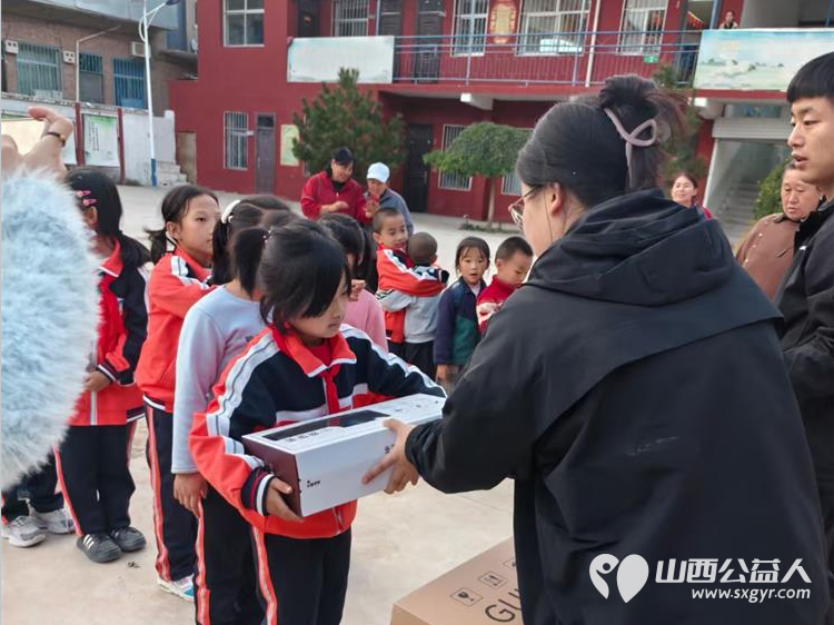 石楼县青年志愿者协会携手山西众信公益基金在石楼县继续开展“尝尝幸福的味道”公益项目 - 第3张