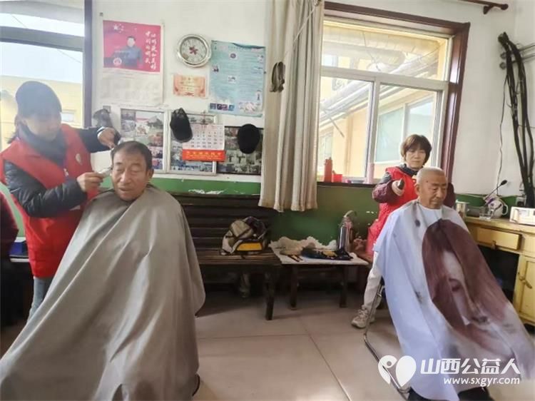 介休市敬老协会“孝善行”之敬老爱老助老行动2024年11月2日走进宋古乡宋安村服务老年村民 - 第7张 - 山西公益人 介休市敬老协会“孝善行”之敬老爱老助老行动2024年11月2日走进宋古乡宋安村服务老年村民 - 第7张
