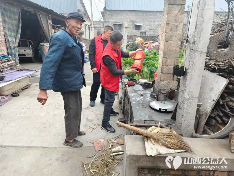 介休市敬老协会志愿者走进宋古乡宋安村入户83岁特困老人侯明海家中 - 第16张 - 山西公益人 介休市敬老协会志愿者走进宋古乡宋安村入户83岁特困老人侯明海家中 - 第16张