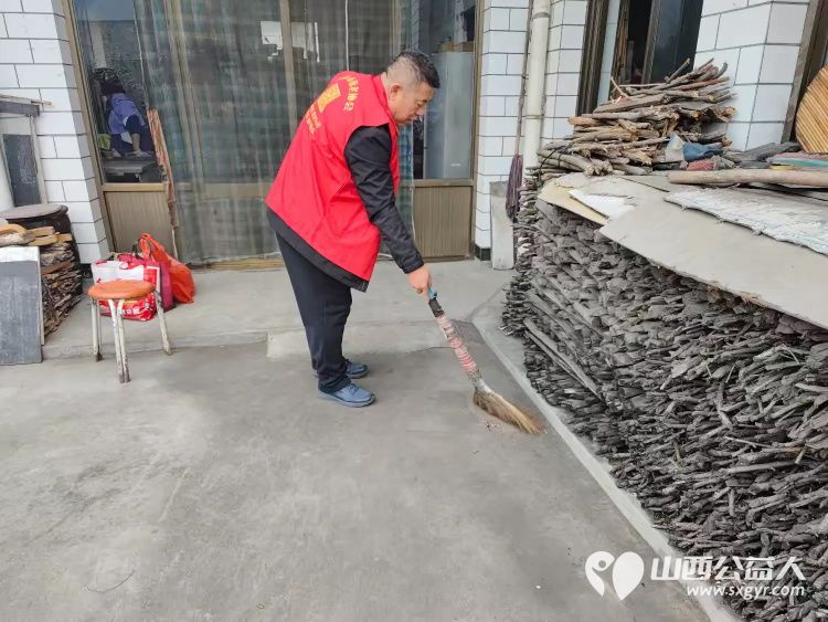 介休市敬老协会志愿者走进宋古乡宋安村入户83岁特困老人侯明海家中 - 第12张 - 山西公益人 介休市敬老协会志愿者走进宋古乡宋安村入户83岁特困老人侯明海家中 - 第12张