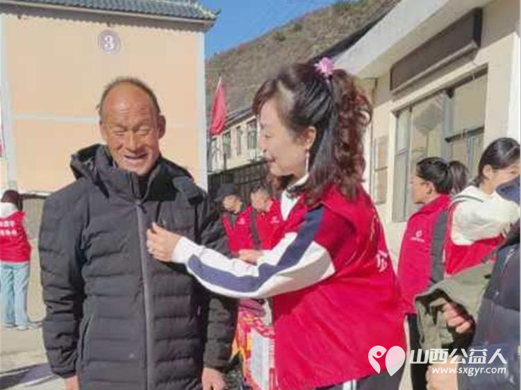 汇聚公益力量缔造幸福家园 长治圆梦公益协会志愿者们去平顺县芦芽村看望孤寡老人赠送棉衣棉被食品和生活用品 - 第28张