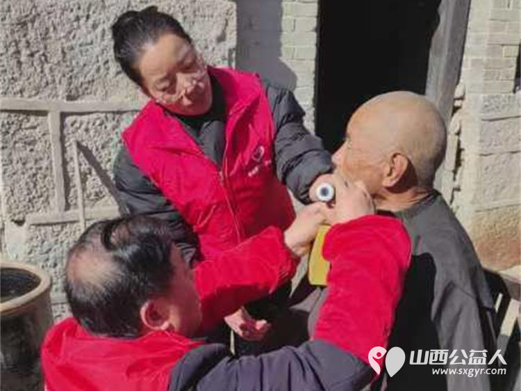 汇聚公益力量缔造幸福家园 长治圆梦公益协会志愿者们去平顺县芦芽村看望孤寡老人赠送棉衣棉被食品和生活用品 - 第37张