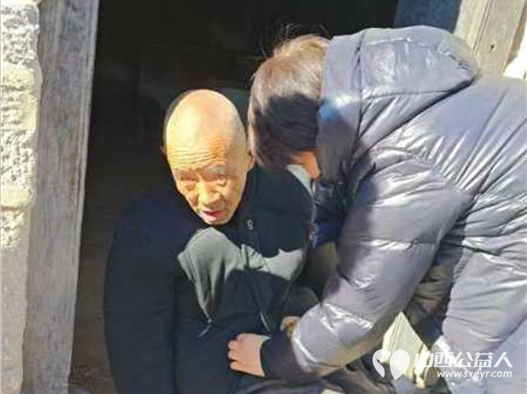 汇聚公益力量缔造幸福家园 长治圆梦公益协会志愿者们去平顺县芦芽村看望孤寡老人赠送棉衣棉被食品和生活用品 - 第36张