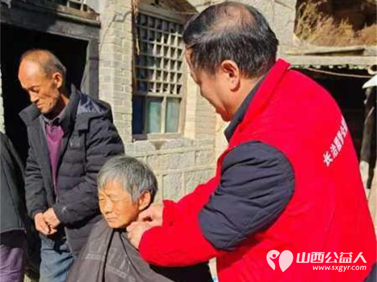 汇聚公益力量缔造幸福家园 长治圆梦公益协会志愿者们去平顺县芦芽村看望孤寡老人赠送棉衣棉被食品和生活用品 - 第40张