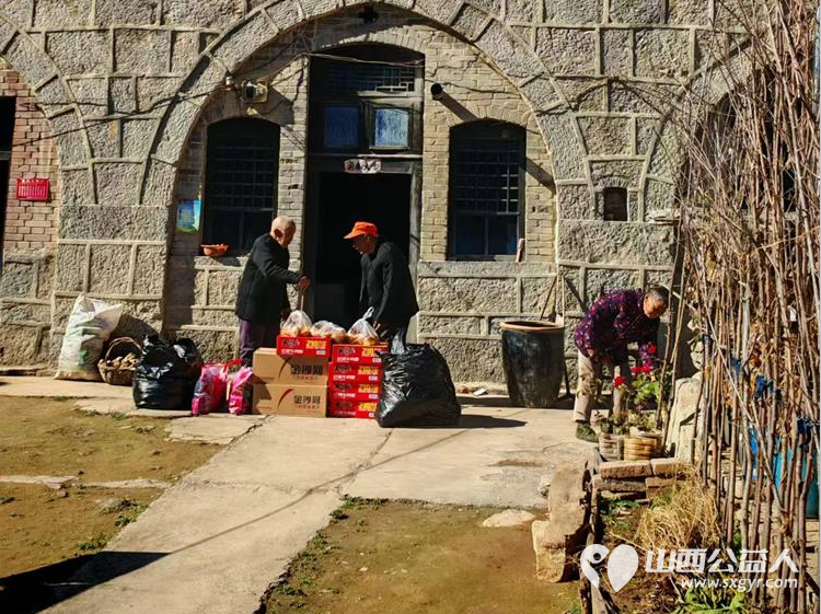 汇聚公益力量缔造幸福家园 长治圆梦公益协会志愿者们去平顺县芦芽村看望孤寡老人赠送棉衣棉被食品和生活用品 - 第60张