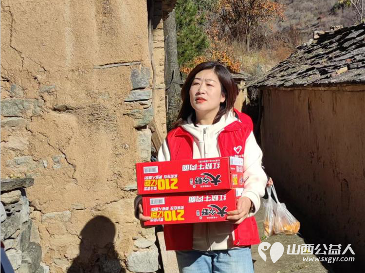 汇聚公益力量缔造幸福家园 长治圆梦公益协会志愿者们去平顺县芦芽村看望孤寡老人赠送棉衣棉被食品和生活用品 - 第11张