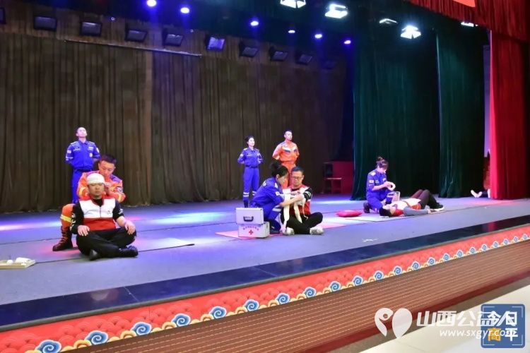 这次代表山西出战 11月下旬高平市红十字应急救护队将代表山西省参加在上海举办的第八届全国红十字应急救护大赛 - 第2张