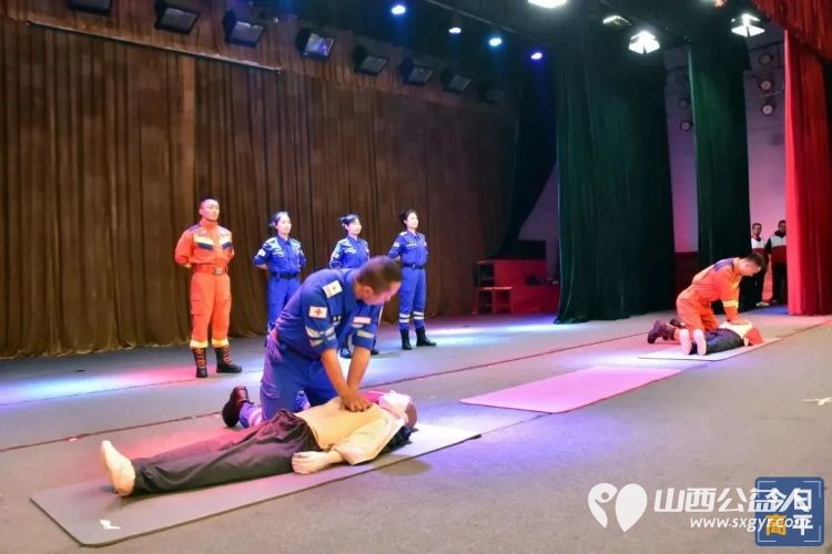 这次代表山西出战 11月下旬高平市红十字应急救护队将代表山西省参加在上海举办的第八届全国红十字应急救护大赛 - 第1张